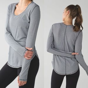 Lululemon Yogini 5 Year Long Sleeve Tee in Tonka Stripe Black and White Size 6.